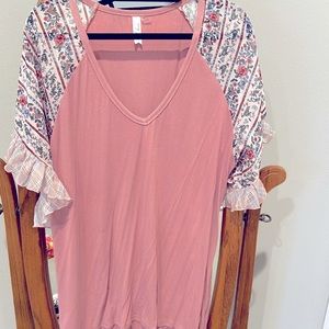 Floral bell sleeve blouse